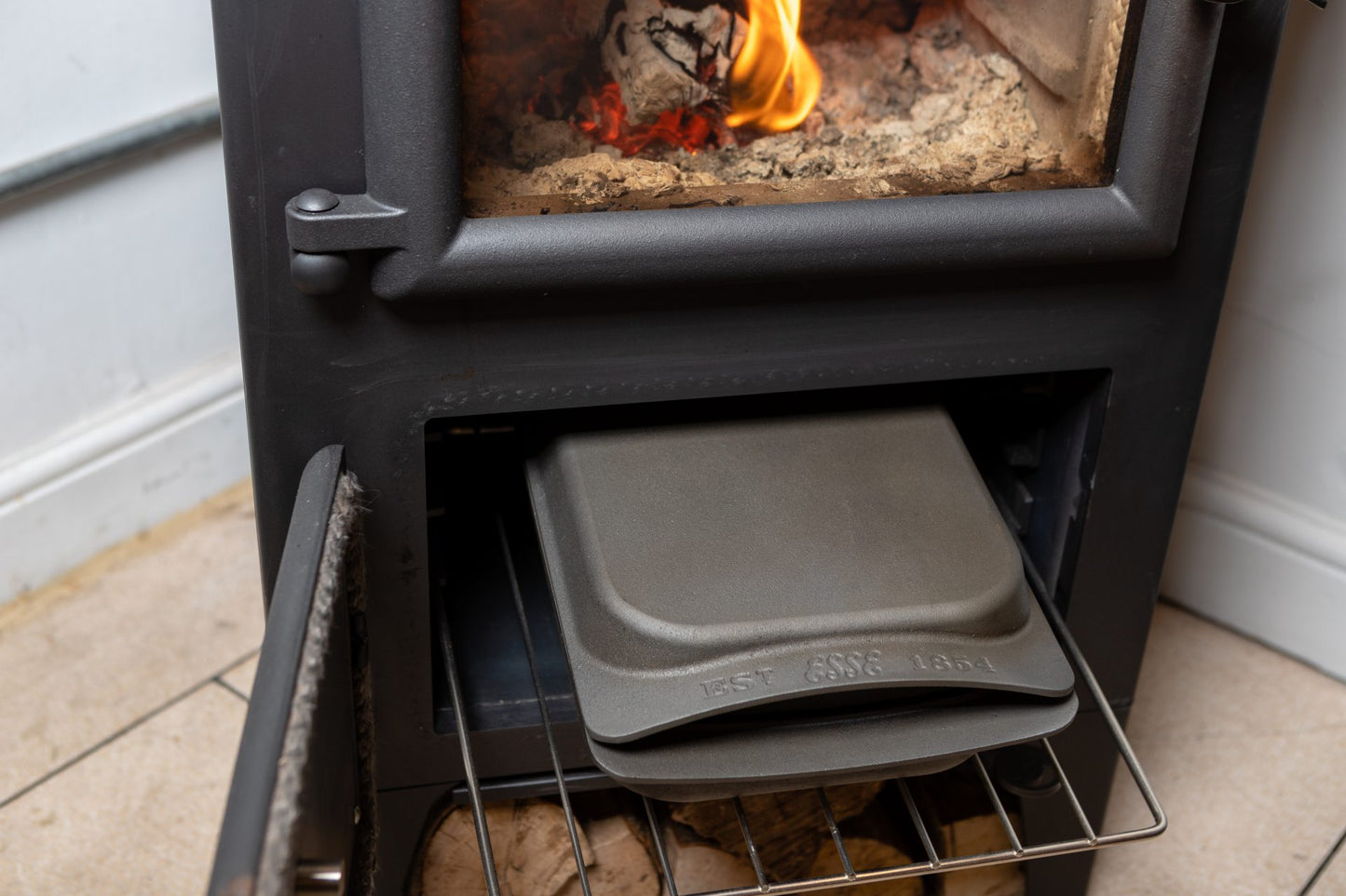 ESSE Cast Iron Casserole dish with griddle lid